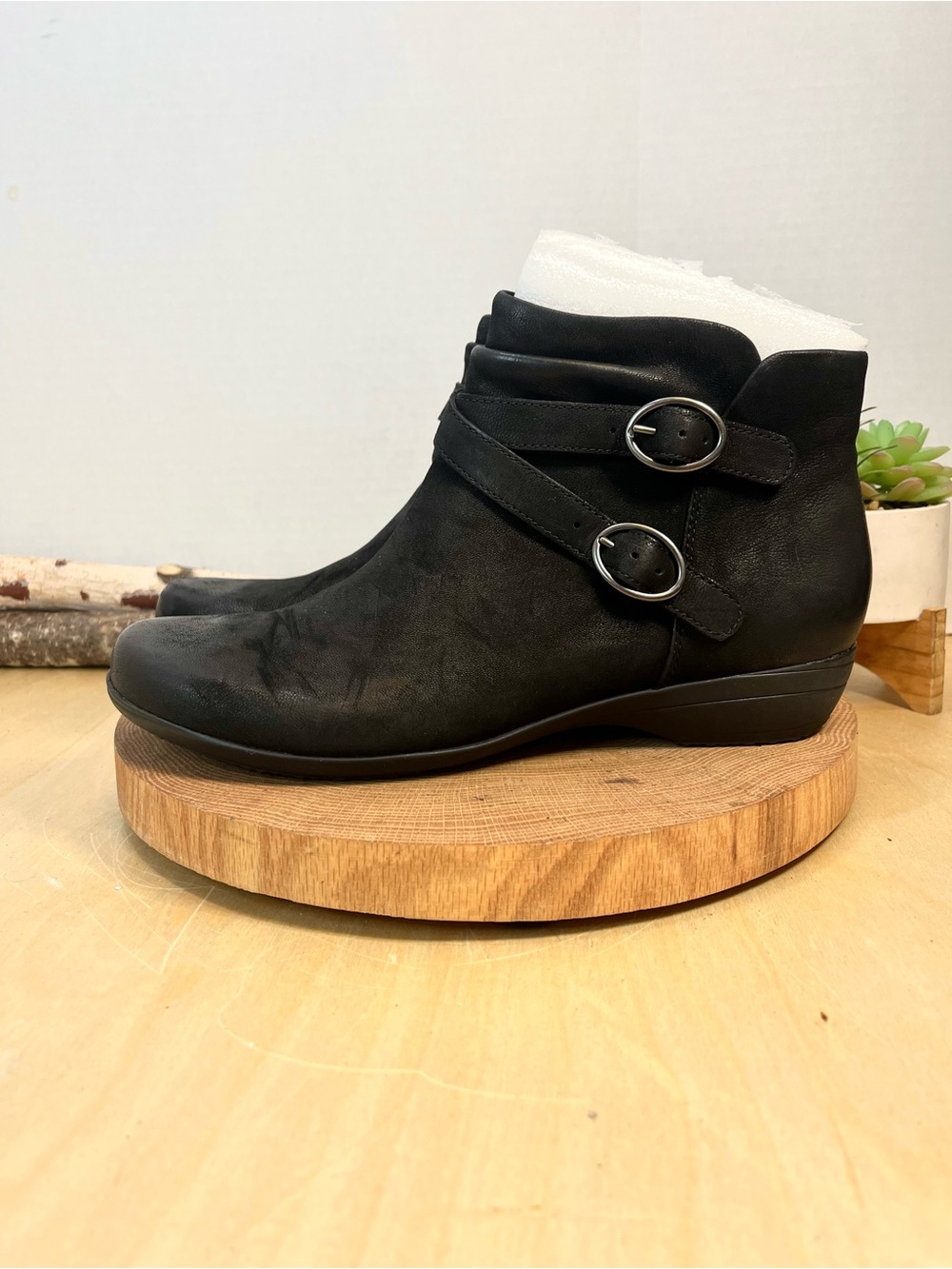NWOB Dansko Faithe Black Burnished Leather Ankle Boots Size 12 - Picture 10 of 14
